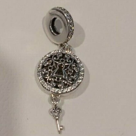 Authentic Pandora Sterling Silver *RETIRED* Regal Key Dangle Charm 797660CZ - Picture 8 of 13